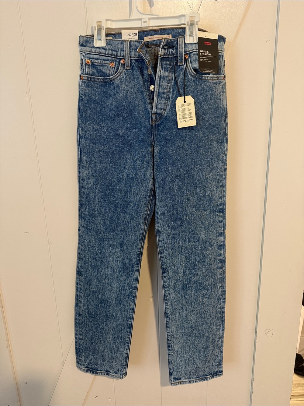 Levi's women’s Medium Blue Straight Jeans